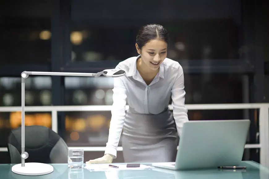 Flylux LED Task Light with adjustable brightness for ergonomic workspace lighting